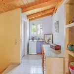 Lovely In With Kitchen 度假居