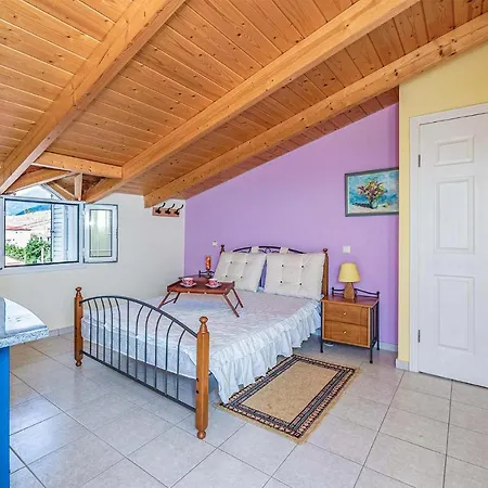 4 Bedroom Nice Home In Patra * Patras
