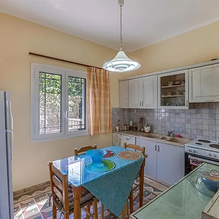 Lovely In With Kitchen Дом отдыха Патра