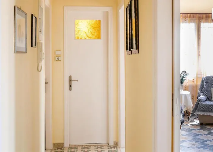 Lovely In With Kitchen Дом отдыха Патра