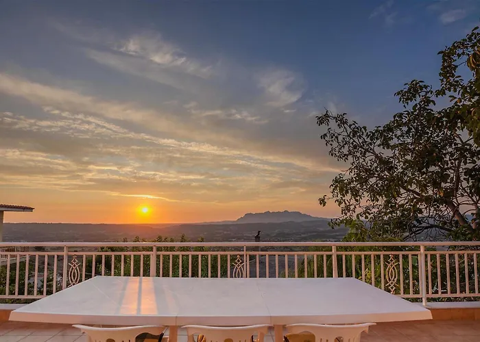 Lovely In With Kitchen * Патра