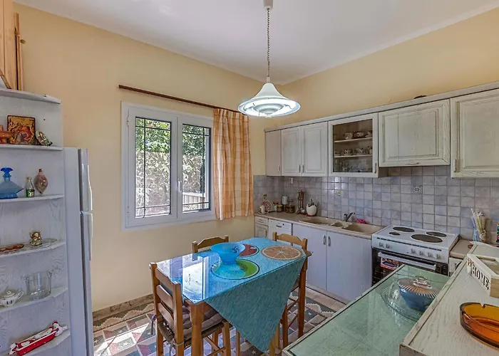 Lovely In With Kitchen Дом отдыха Патра